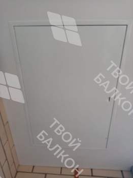 Отделка пола и потолка на балконе