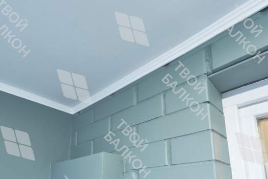 Отделка балкона гипсокартоном с покраской