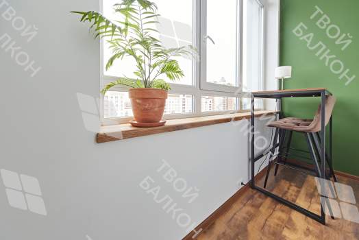 Дизайнерская отделка балкона гипсокартоном с утеплением и остеклением