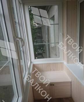 Остекление и отделка балкона деревянной вагонкой