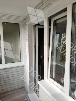 Отделка балкона и установка потайного люка