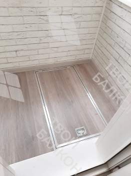 Отделка балкона и установка потайного люка