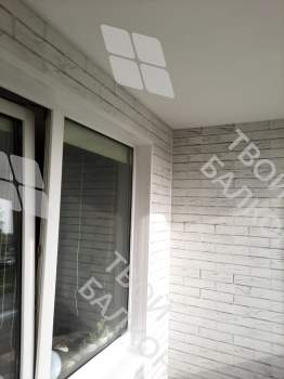 Отделка балкона и установка потайного люка