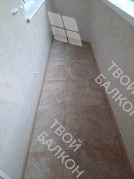 Остекление и отделка балкона Лодочка