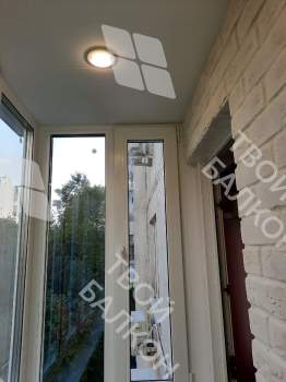 Отделка и остекление Г-образного балкона