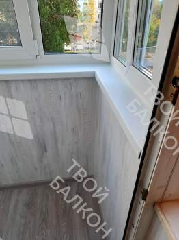 Отделка и остекление Г-образного балкона