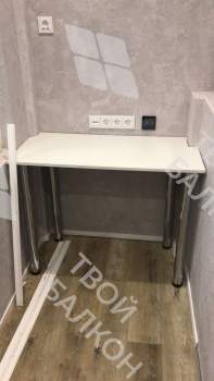 Отделка балкона гипсокартоном и ламинатом с установкой шкафа и тумбы