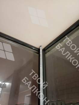 Отделка стен и потолка балкона ПВХ панелями