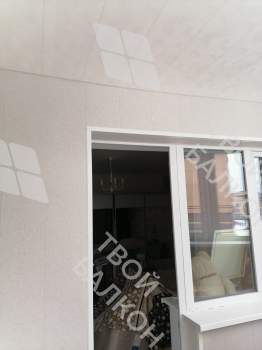 Остекление и отделка балкона