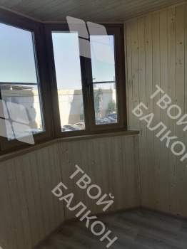 Отделка стен и потолка на балконе