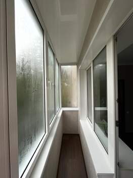 Отделка и остекление П-образного балкона без утепления, в кирпичном доме