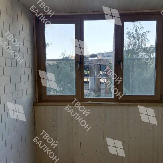 Отделка стен и потолка на балконе