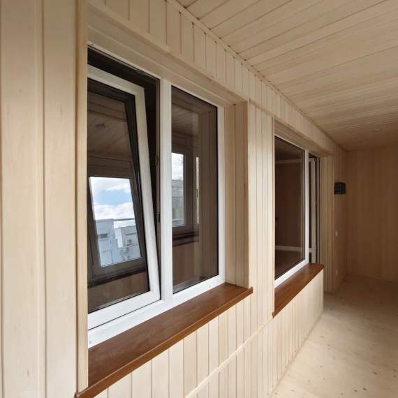 Отделка лоджии вагонкой с покраской