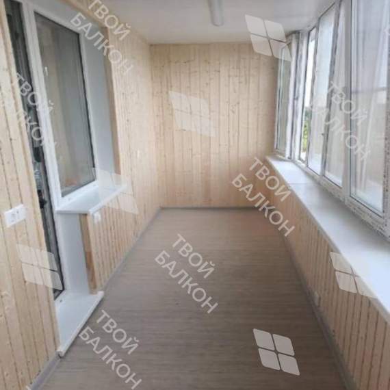 Отделка балкона профилем Rehau Grazio 70 под ключ с утеплением в многоквартирном доме