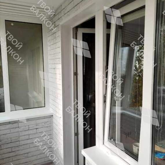 Отделка балкона и установка потайного люка